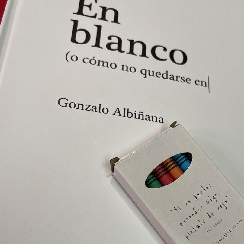 libro en blanco